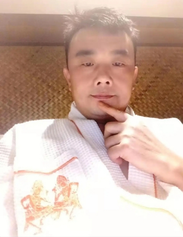 青锋的第一张照片--眉山认干亲服务网